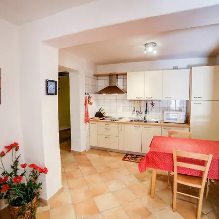 Apartment Delia *