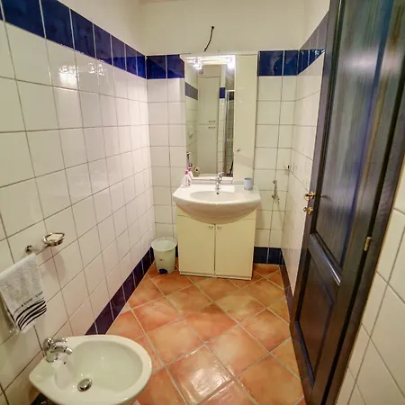 Delia Apartment